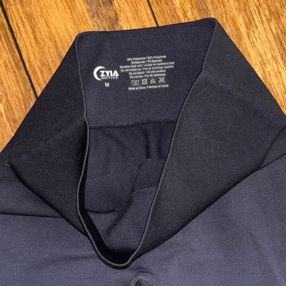 Women's Zyia leggings lot of 3 - Picture 15 of 16